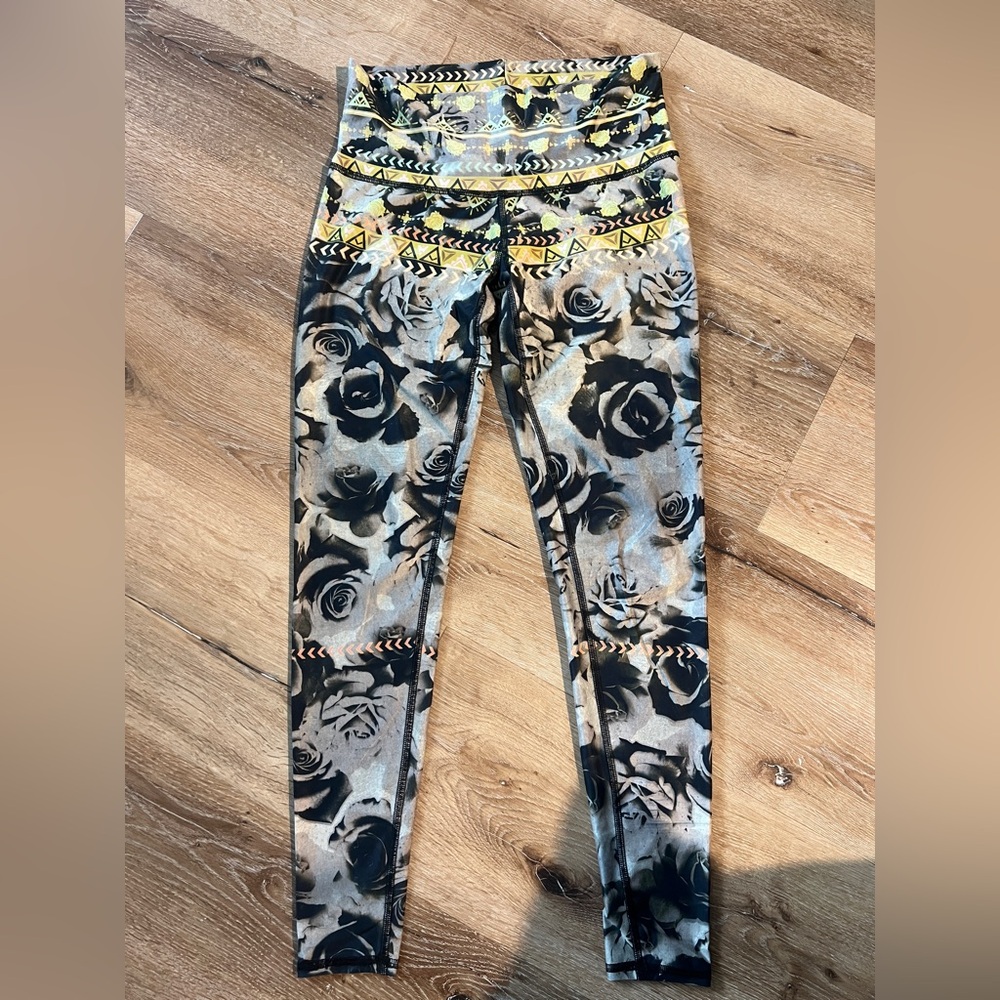 Teeki Geometric Yellow and Black Leggings